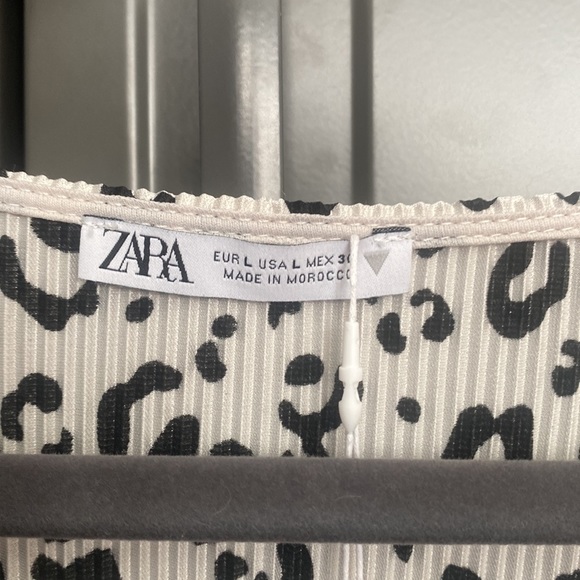 Zara black and white animal print long sleeve - Picture 2 of 5